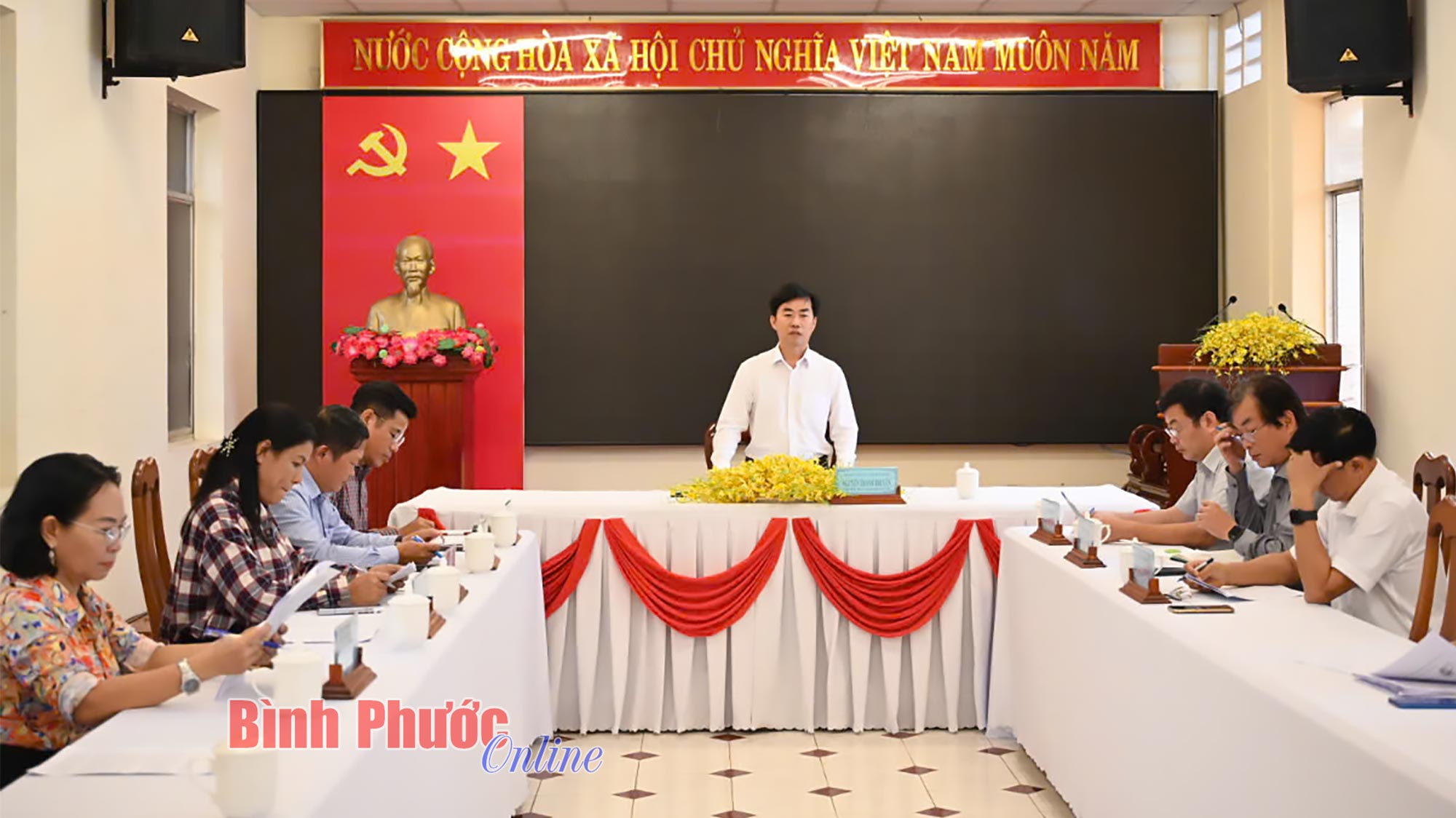 Họp thống nhất báo cáo kết quả khảo sát về bảo vệ, chăm sóc và nâng cao sức khỏe nhân dân