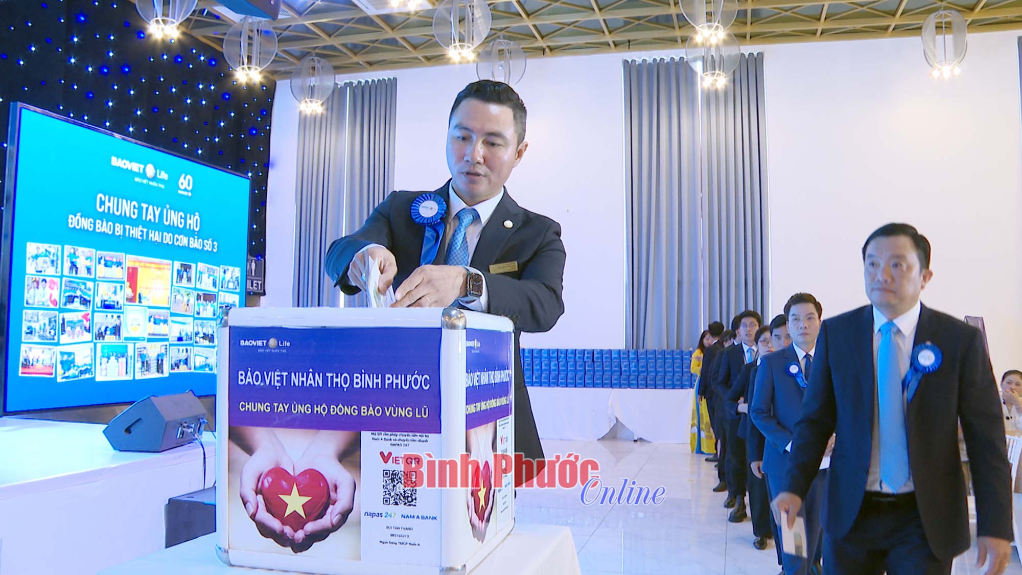 Bảo Việt nhân thọ Bình Phước vận động ủng hộ miền Bắc