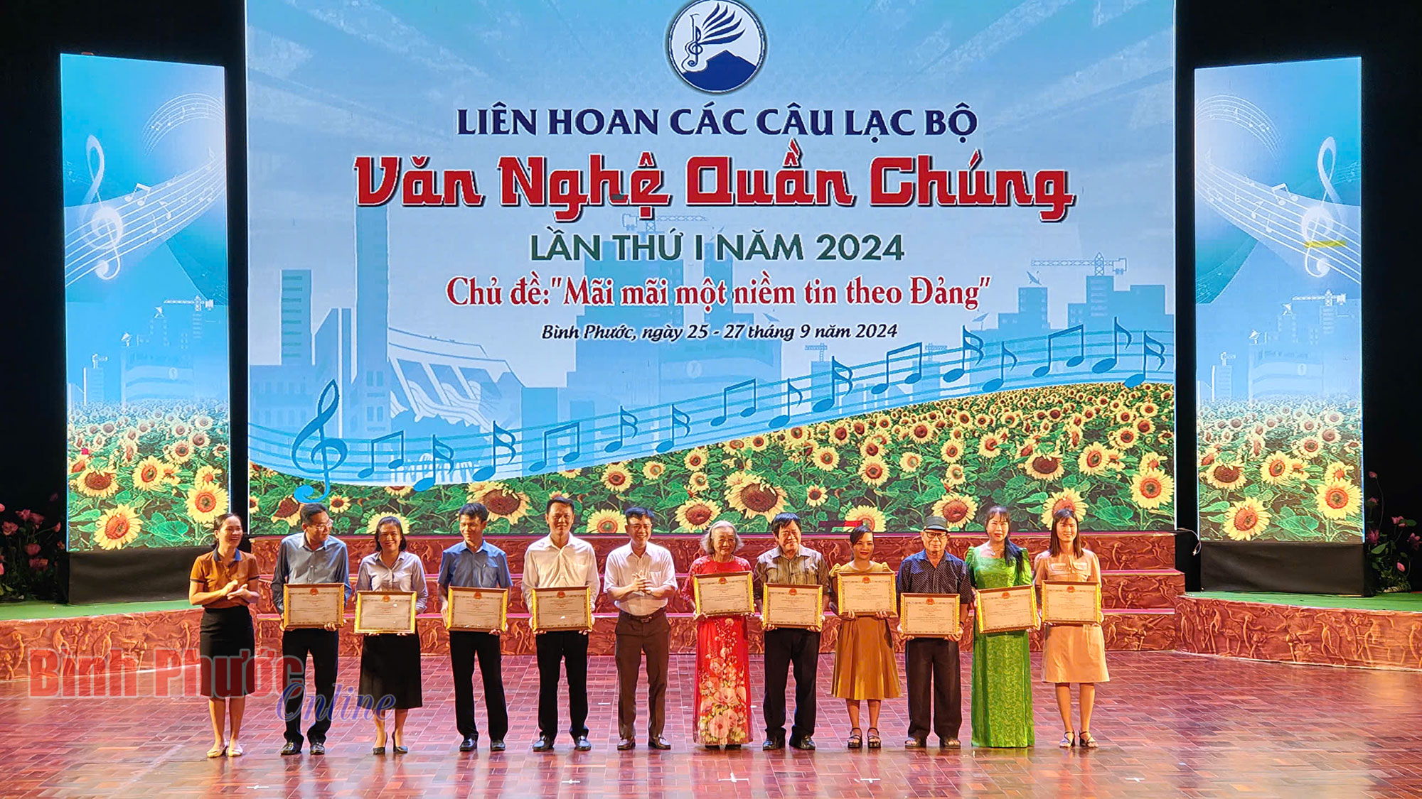 Bế mạc liên hoan văn nghệ quần chúng tỉnh Bình Phước lần thứ 1