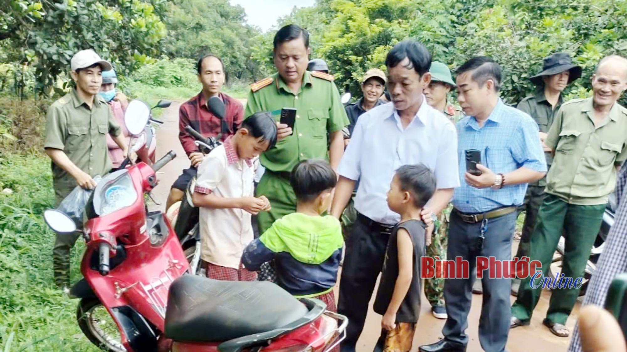 Bình Phước: Sợ bị đòn, 3 cháu bé bỏ nhà đi 