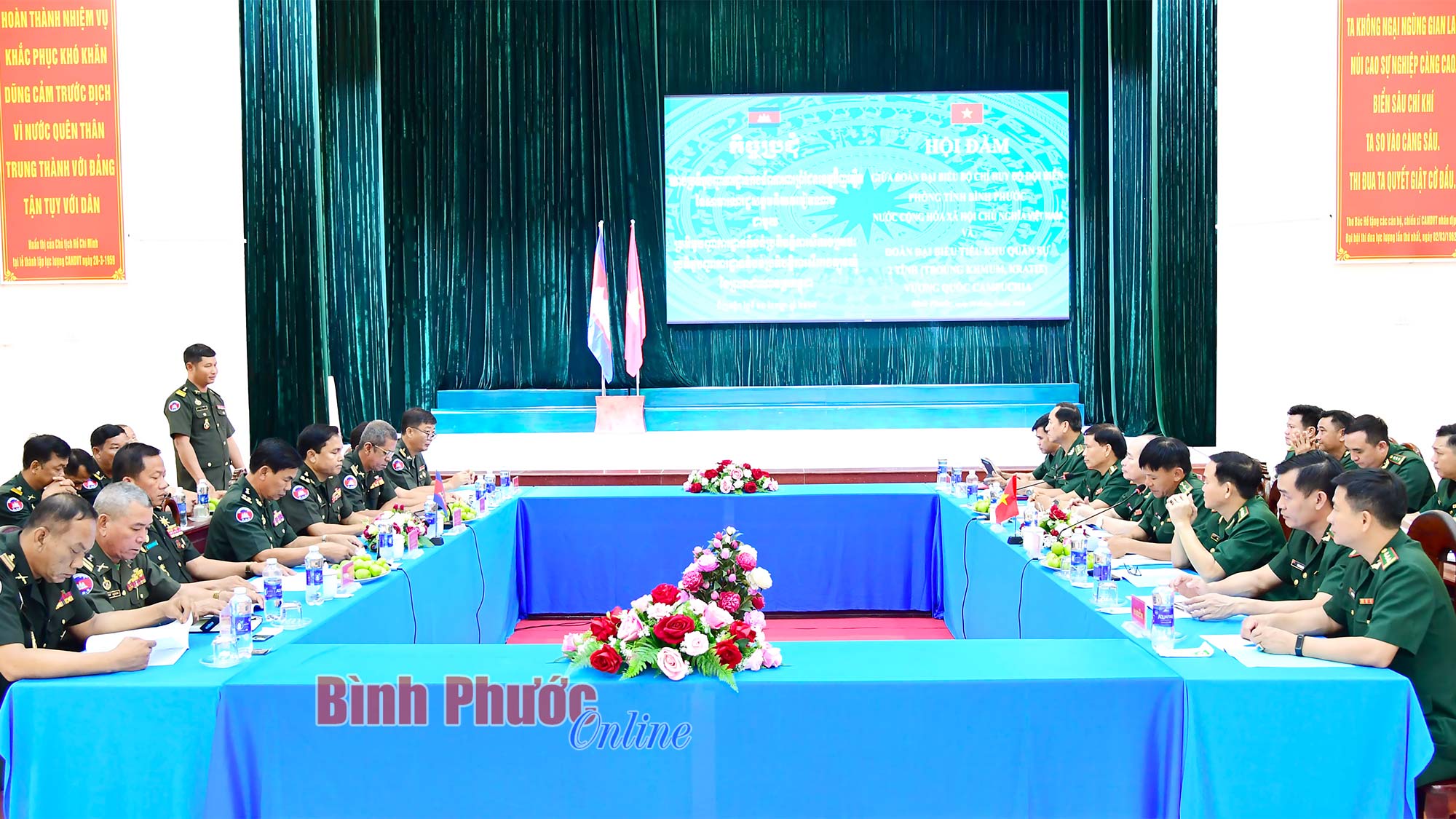 Bộ đội Biên phòng Bình Phước hội đàm với Tiểu khu Quân sự 2 tỉnh Tboung Khmum và Kratie