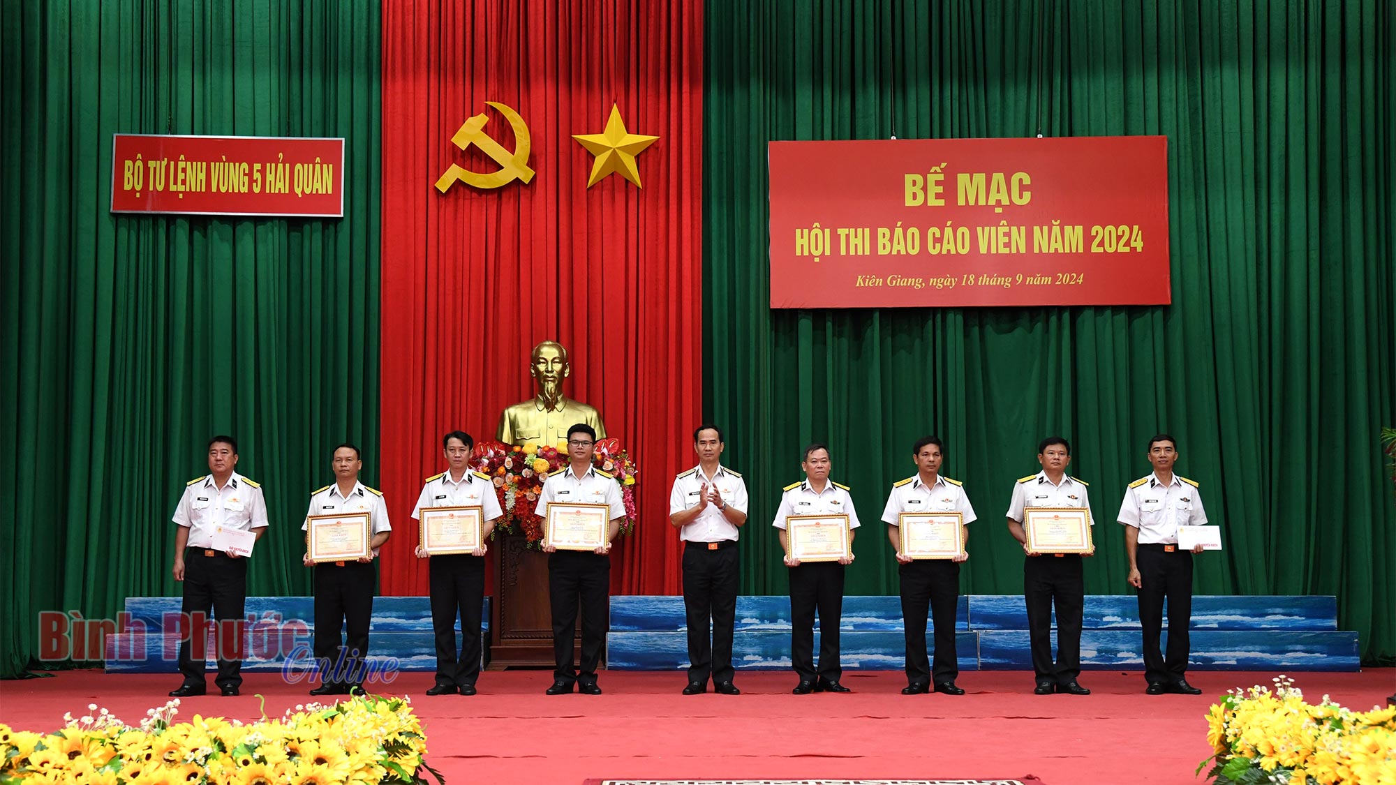 Bộ Tư lệnh Vùng 5 Hải quân trao 17 giải thi báo cáo viên cấp vùng