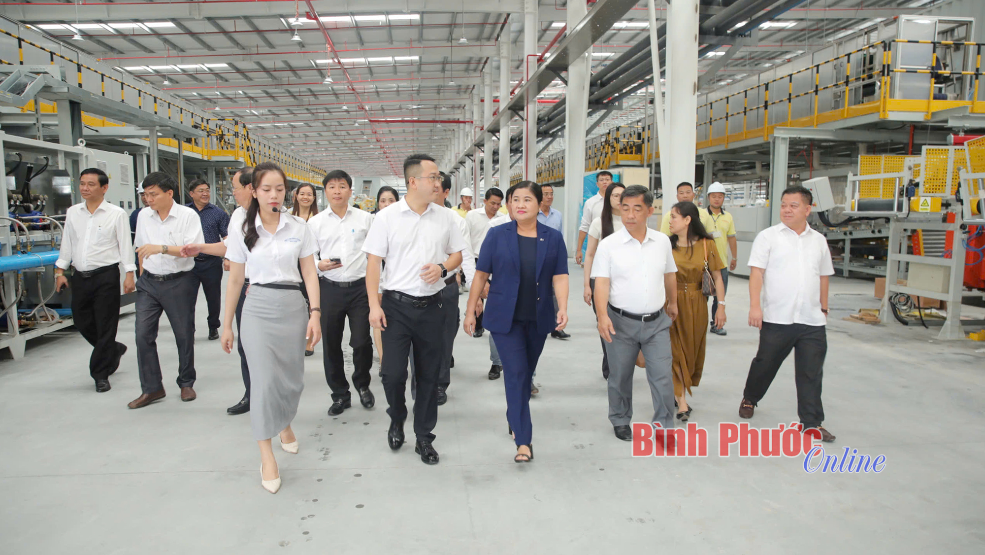 Chủ tịch UBND tỉnh Trần Tuệ Hiền làm việc với chủ đầu tư, doanh nghiệp Khu công nghiệp Minh Hưng - Sikico