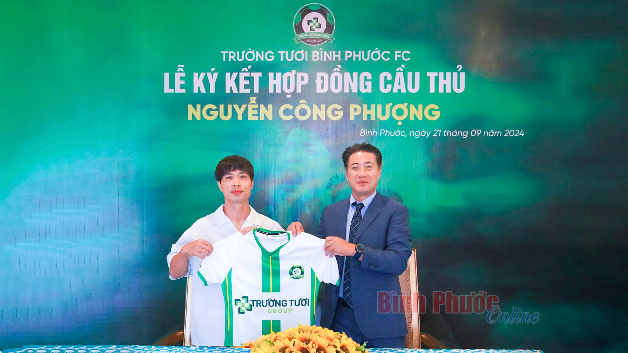 Công Phượng chính thức khoác áo Trường Tươi Bình Phước FC