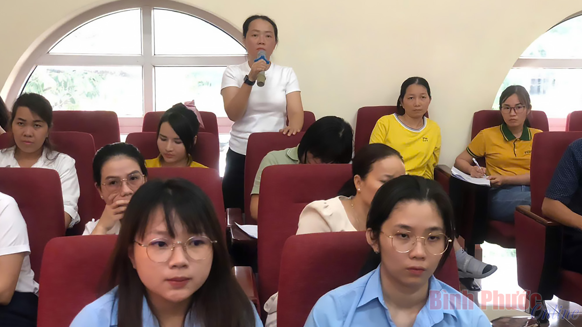 Cục Thuế Bình Phước đối thoại với hơn 110 doanh nghiệp