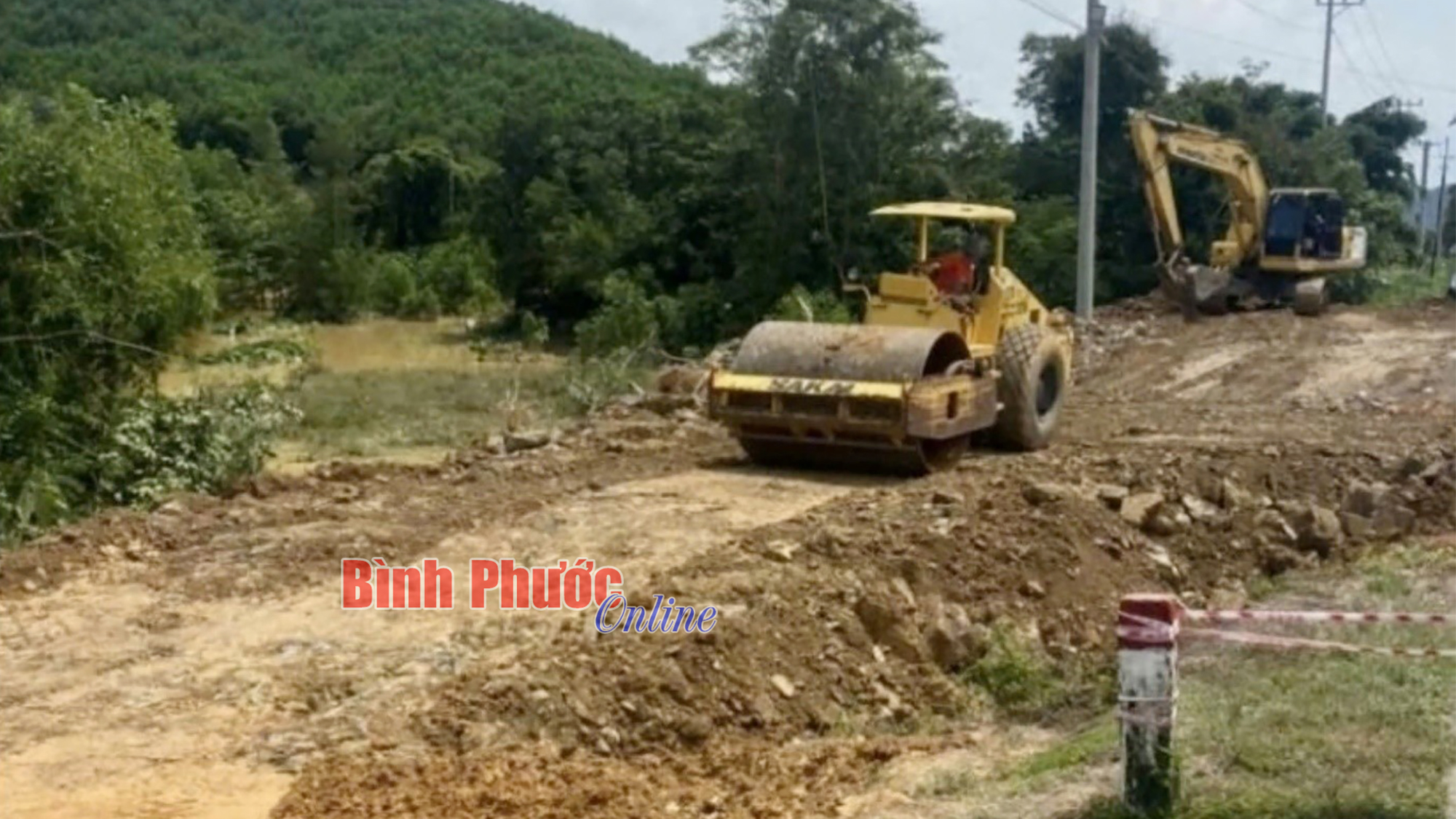 Đã khắc phục tạm thời sạt lở tuyến đường nối Bình Phước với Lâm Đồng