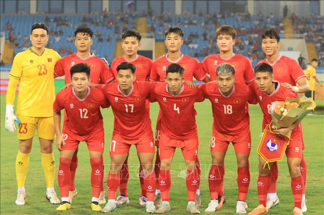 Đội tuyển Việt Nam hướng tới chiến thắng trước đội bóng 'nhiều duyên nợ'