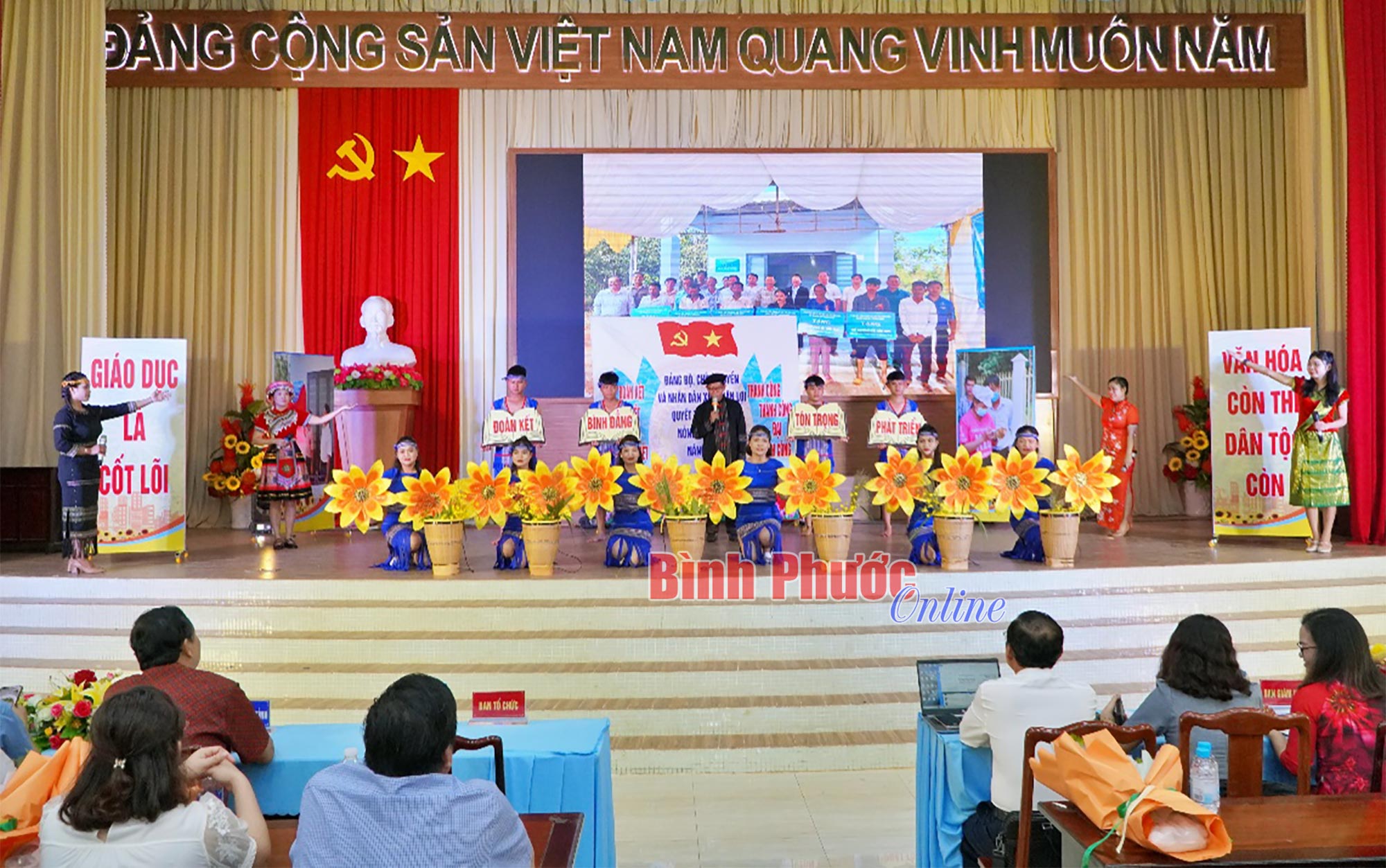 Đồng Phú: Sôi nổi hội thi tìm hiểu pháp luật về công tác dân tộc