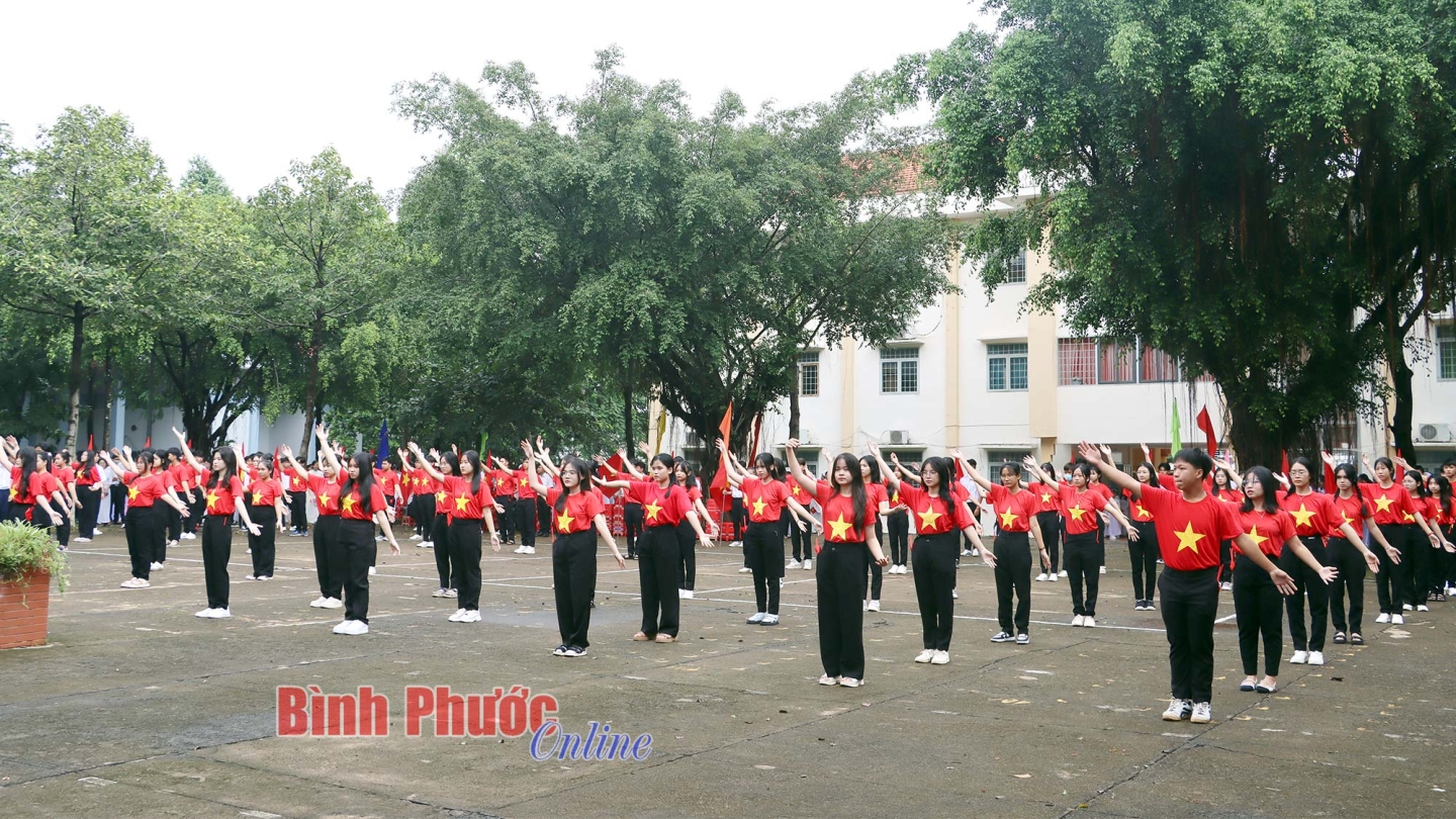 Hơn 260 ngàn học sinh Bình Phước khai giảng năm học mới