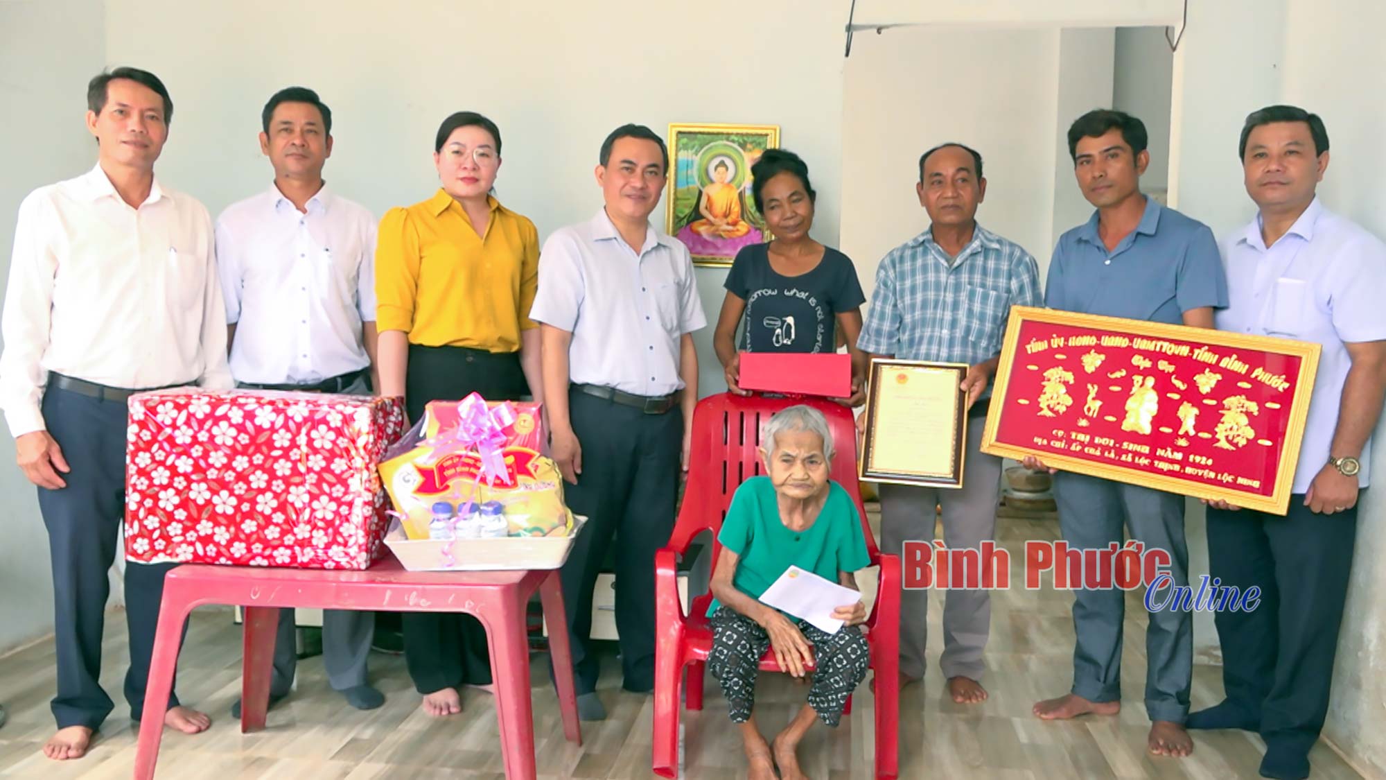 Lộc Ninh: Thăm, chúc thọ người cao tuổi