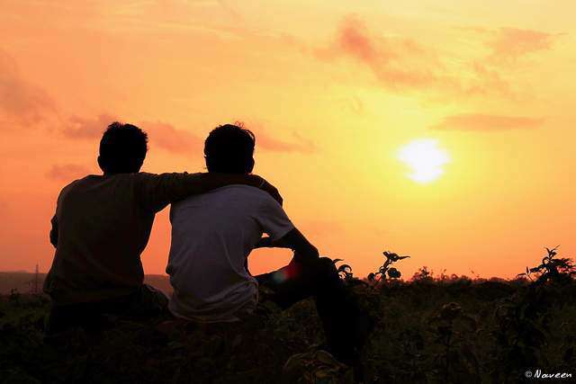 Người bạn lớn phương xa