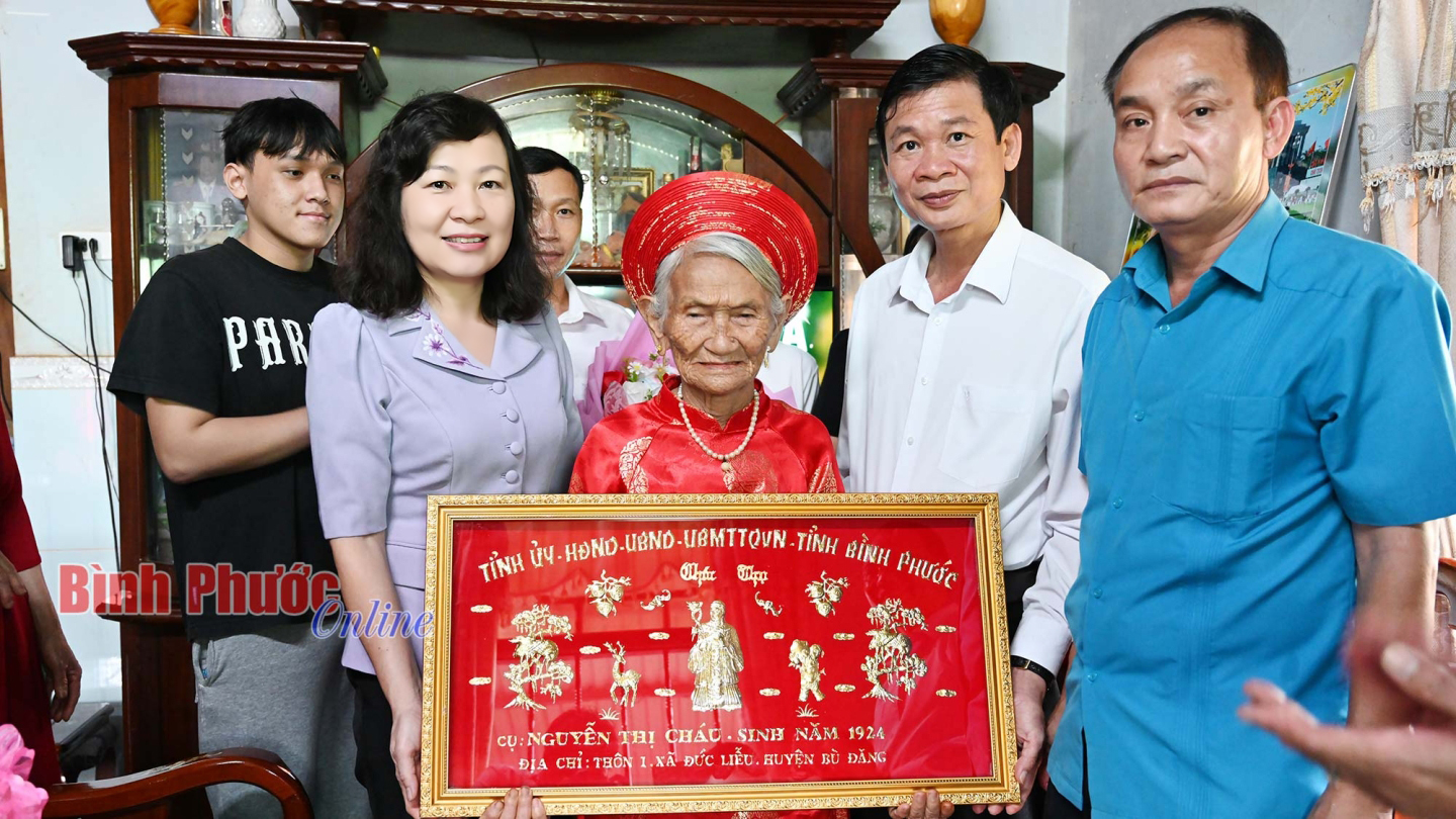 Người cao tuổi sống vui, sống khỏe