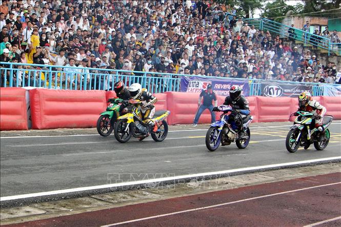 Nhiều tay đua nổi tiếng tranh tài tại Giải đua xe mô tô toàn quốc năm 2024