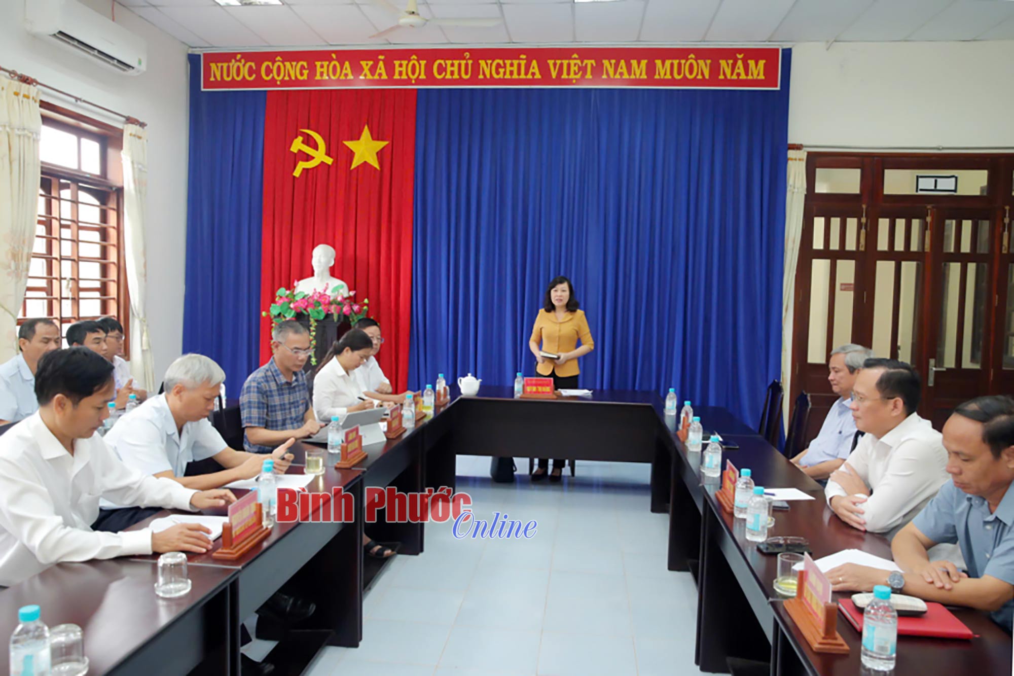 Phó Bí thư Thường trực Tỉnh ủy, Chủ tịch HĐND tỉnh Huỳnh Thị Hằng tiếp công dân định kỳ tháng 9