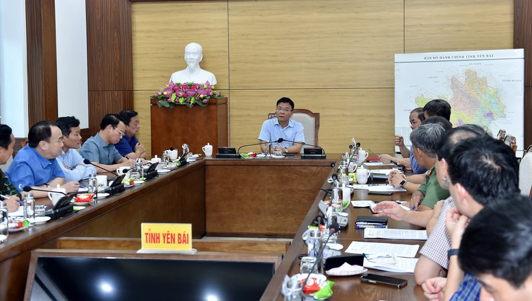 Phó Thủ tướng Lê Thành Long kiểm tra công tác khắc phục hậu quả mưa bão tại Yên Bái