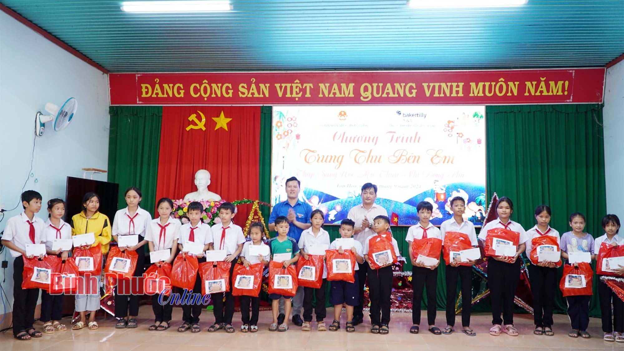 Trung thu ấm áp của thiếu nhi Đồng Phú