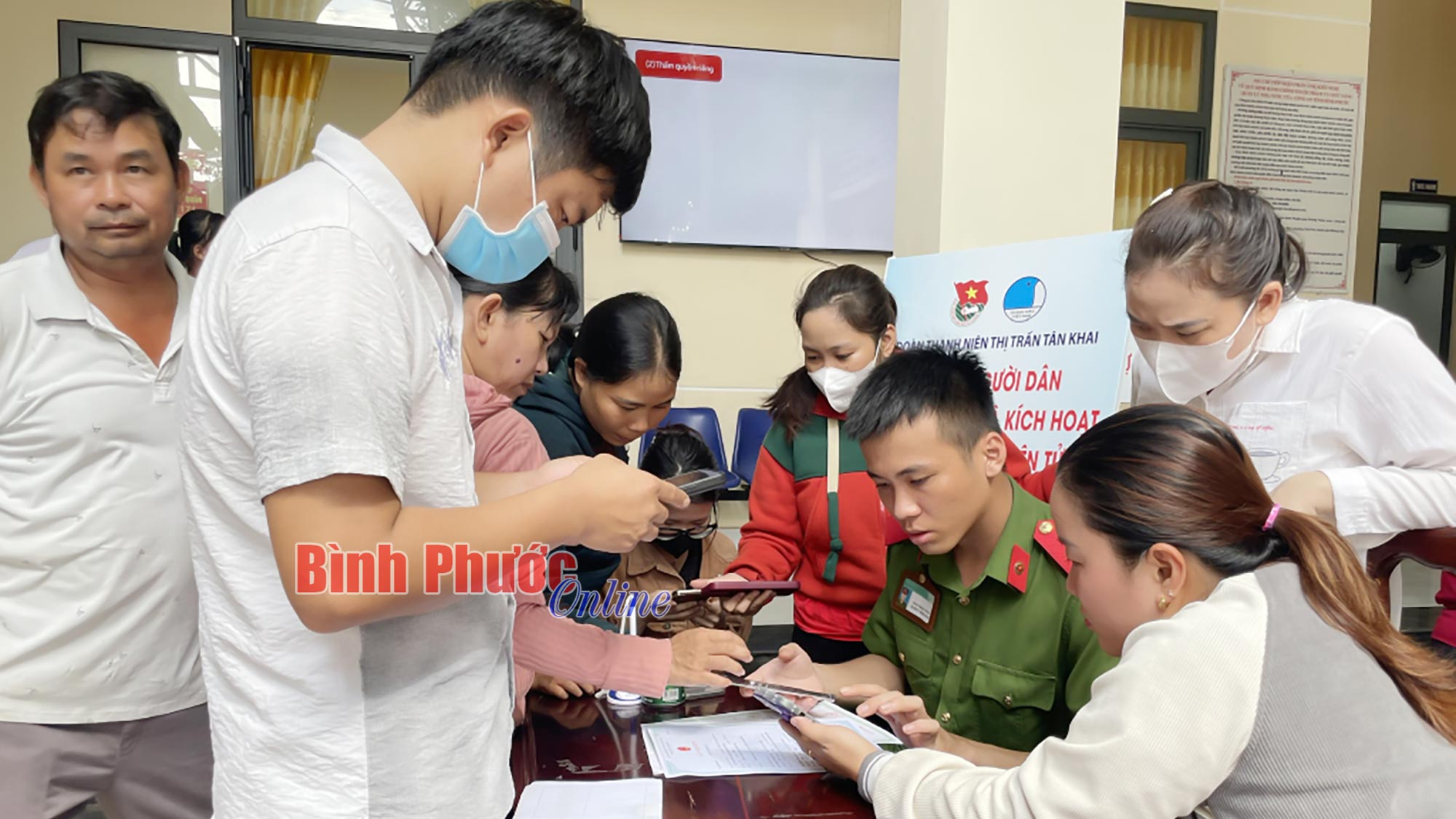 Ứng dụng VNeID thuận lợi trong thực hiện thủ tục hành chính