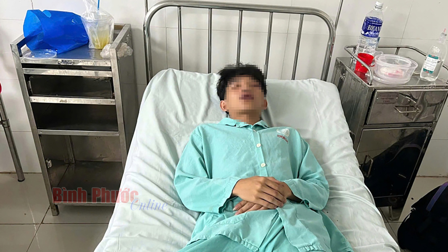 Xử lý nghiêm đối tượng đánh hội đồng nam sinh trước cổng trường