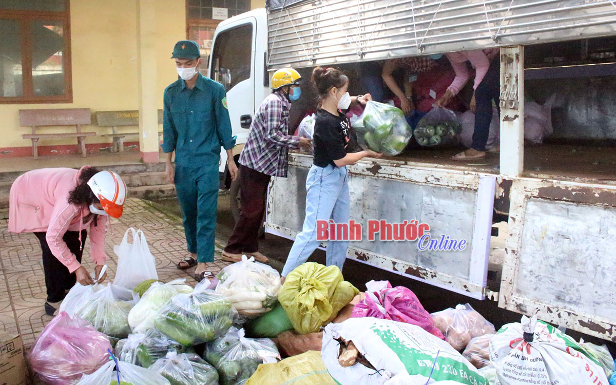 San sẻ yêu thương, vượt qua đại dịch