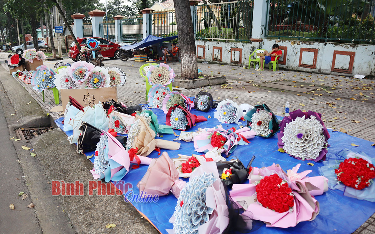 Hoa tiền thật