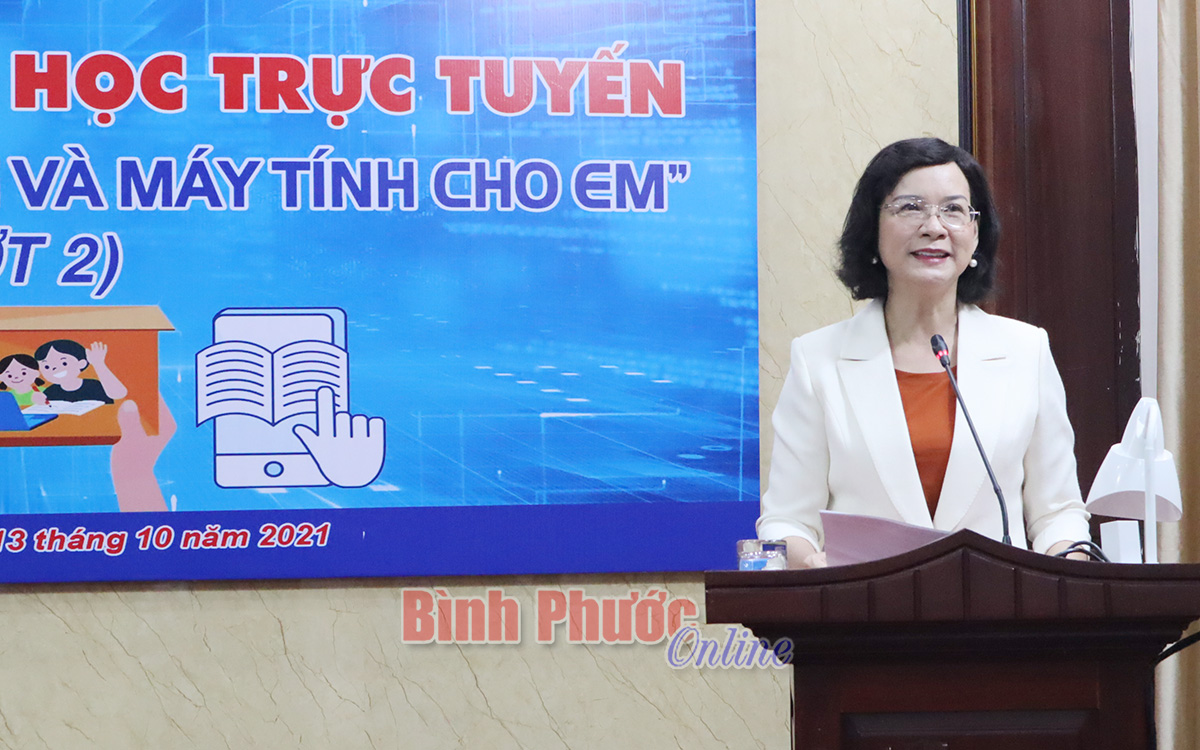 10.000 điện thoại thông minh tặng học sinh học trực tuyến