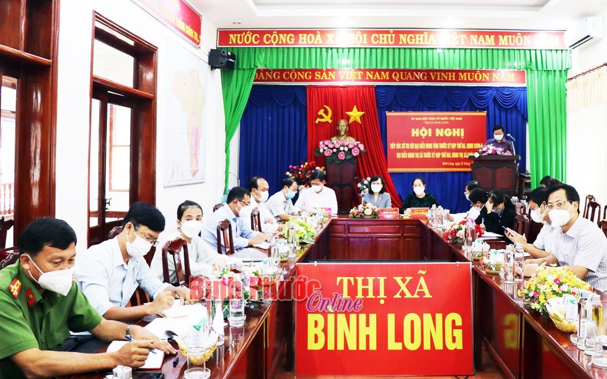 Đại biểu HĐND tỉnh Huỳnh Thị Hằng tiếp xúc cử tri thị xã Bình Long