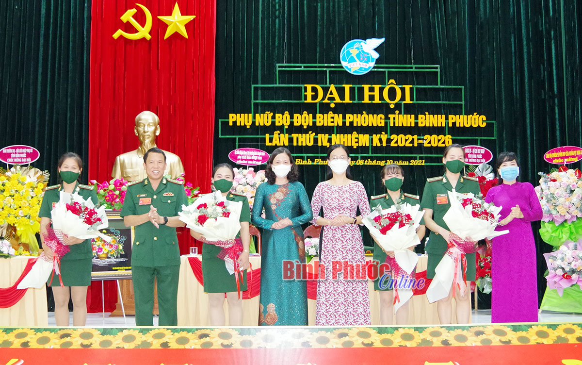 Phụ nữ Bộ đội biên phòng Bình Phước thi đua quyết thắng