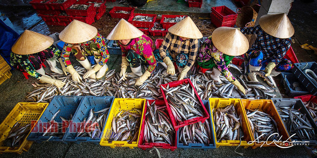 Tôn vinh những phụ nữ lao động nhân ngày 20