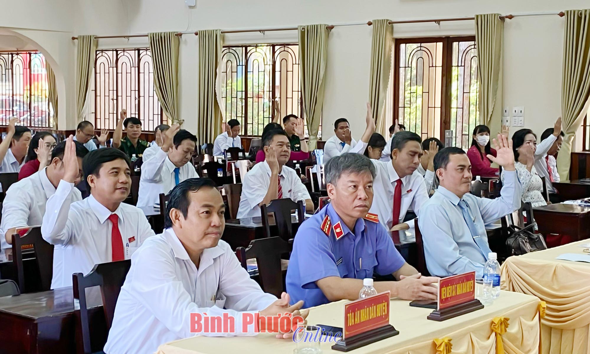 Bà Lê Thị Ánh Tuyết được bầu giữ chức Phó Chủ tịch UBND huyện Lộc ...