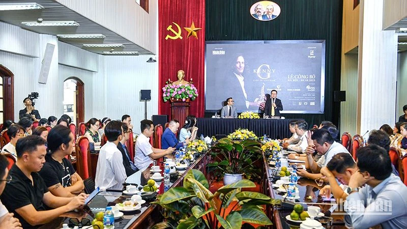 Họp b&aacute;o chương tr&igrave;nh &ldquo;Kenny G Live In Vietnam&rdquo;. (Ảnh: TH&Agrave;NH ĐẠT))