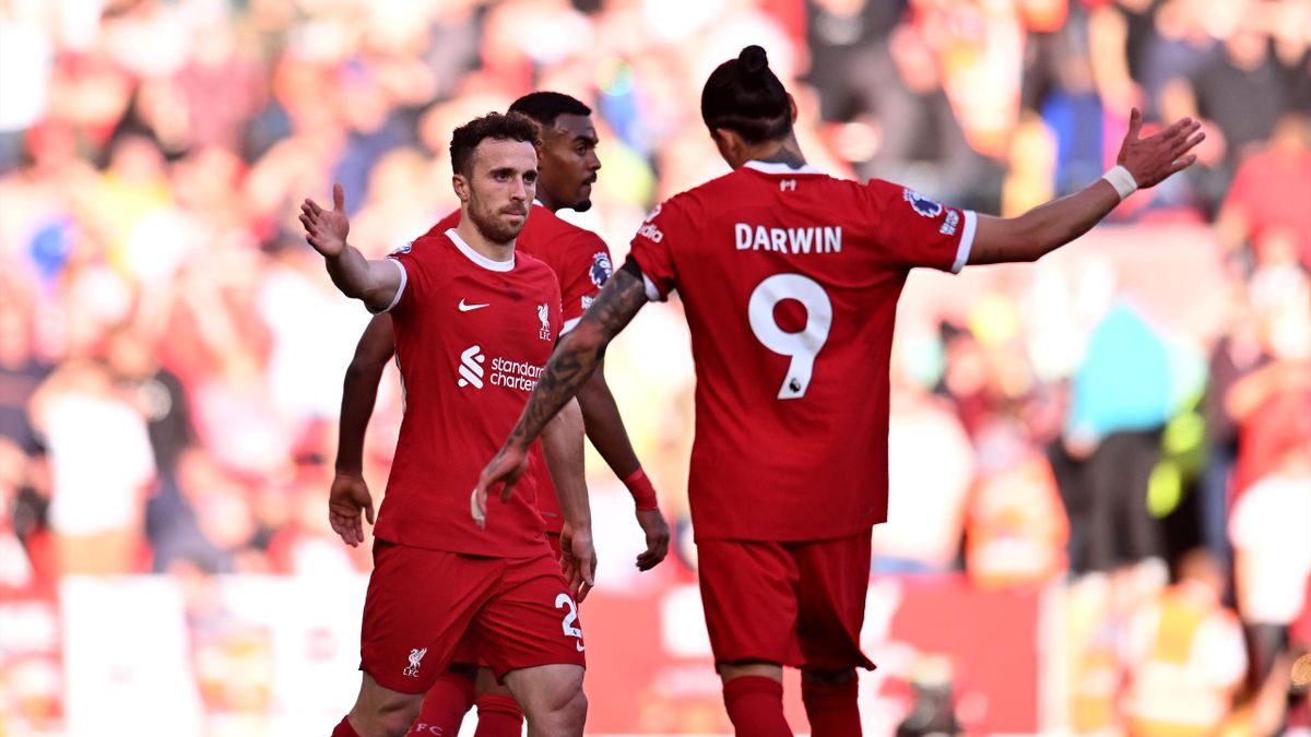 Manchester City thắng đậm M.U, Liverpool chen chân vào top 4 hình ảnh 2 Manchester City thang dam M.U, Liverpool chen chan vao top 4 hinh anh 2