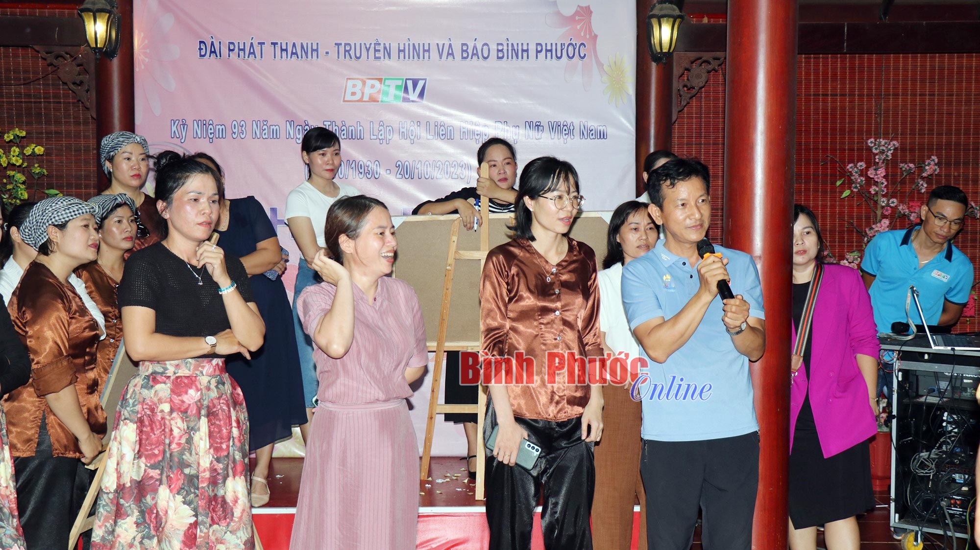 BPTV họp mặt ngày phụ nữ Việt Nam