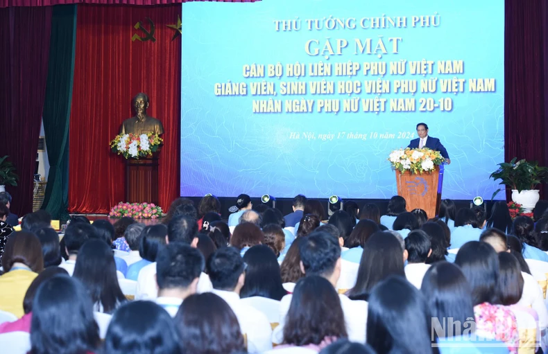 Phát huy hơn nữa vai trò của Phụ nữ Việt Nam trong kỷ nguyên vươn mình của dân tộc ảnh 6