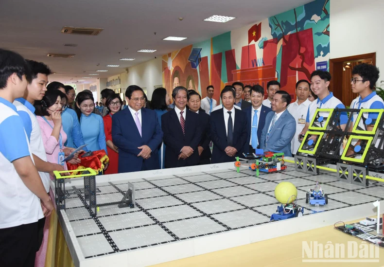 Phát huy hơn nữa vai trò của Phụ nữ Việt Nam trong kỷ nguyên vươn mình của dân tộc ảnh 2