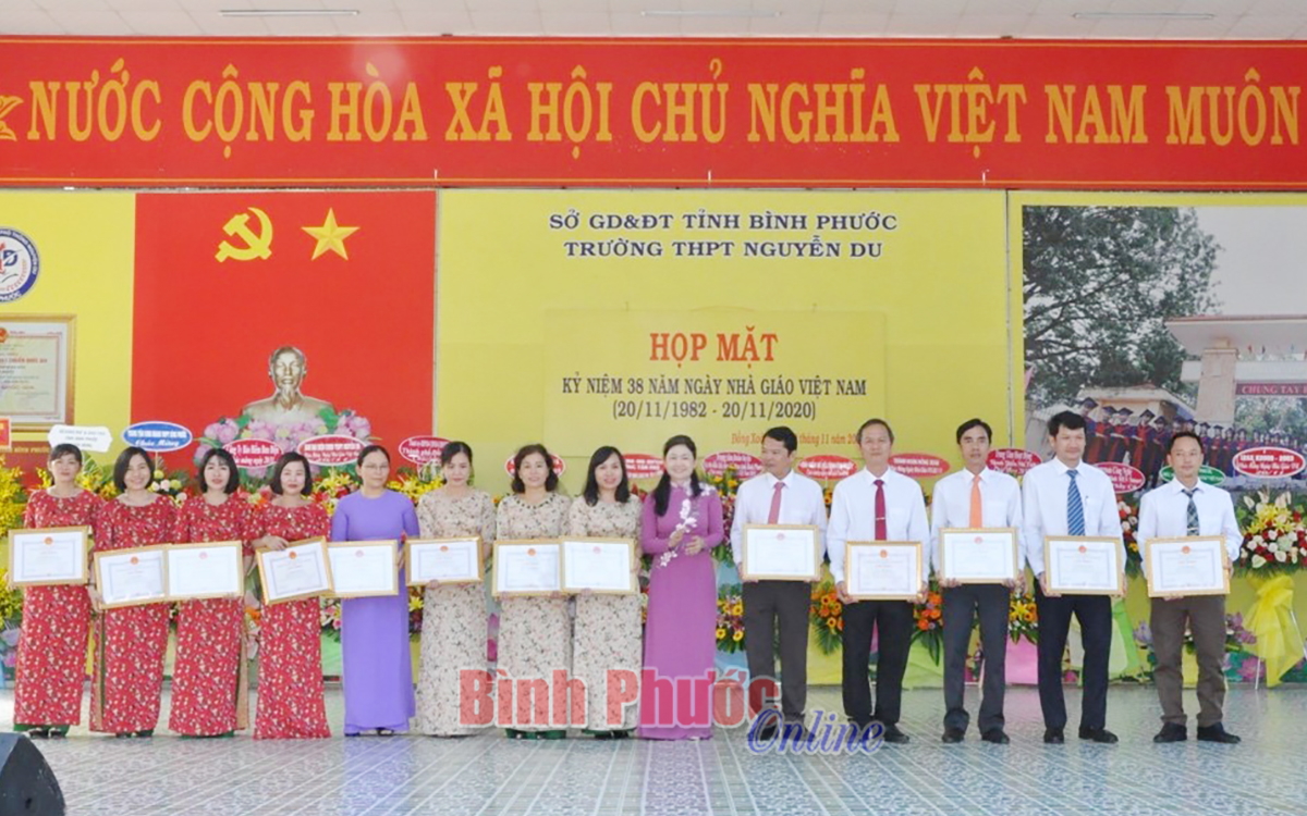 Rộn ràng hoạt động tri ân Ngày Nhà giáo Việt Nam 20-11 - Binh ...