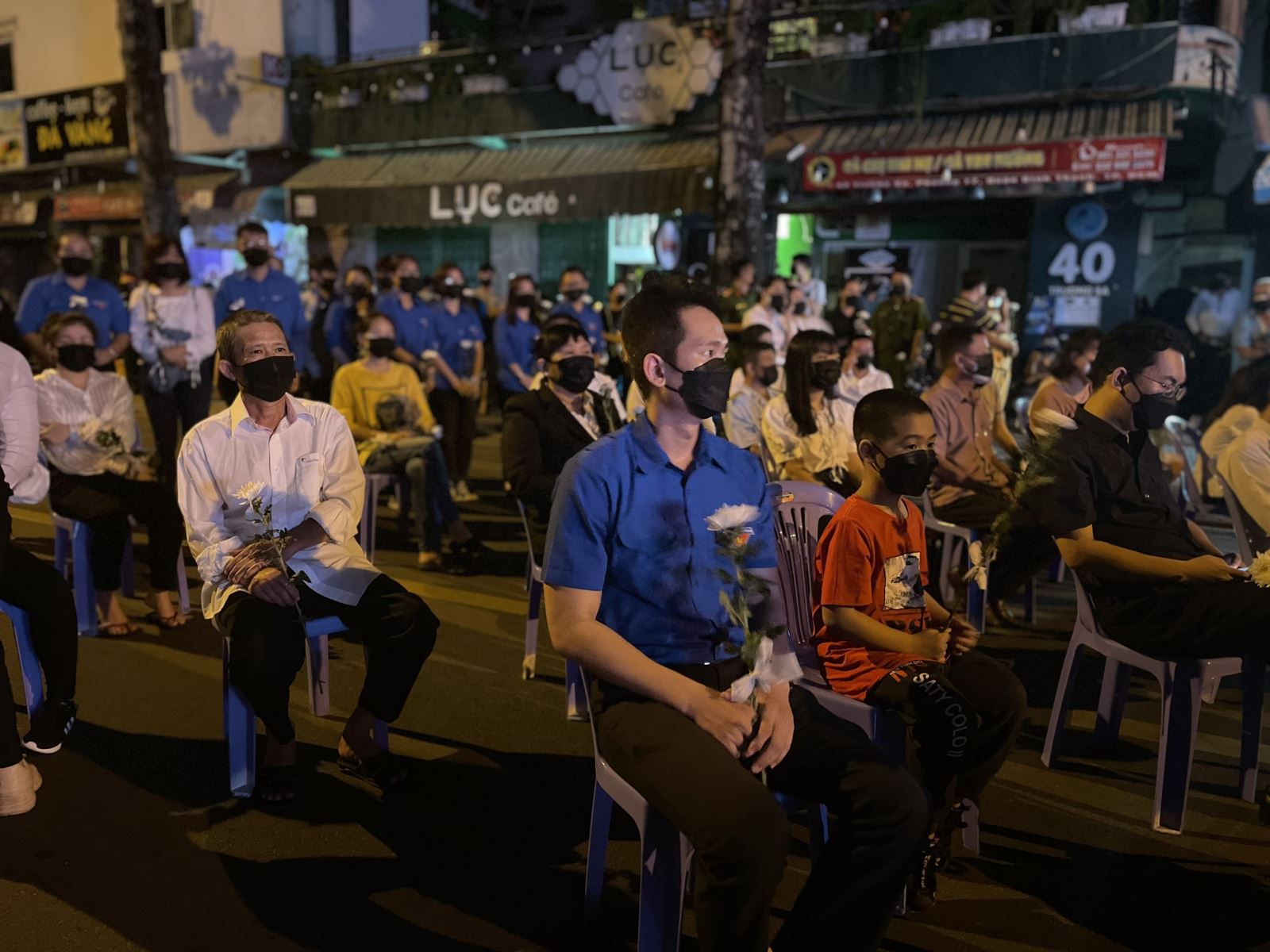 Ch&uacute; th&iacute;ch ảnh