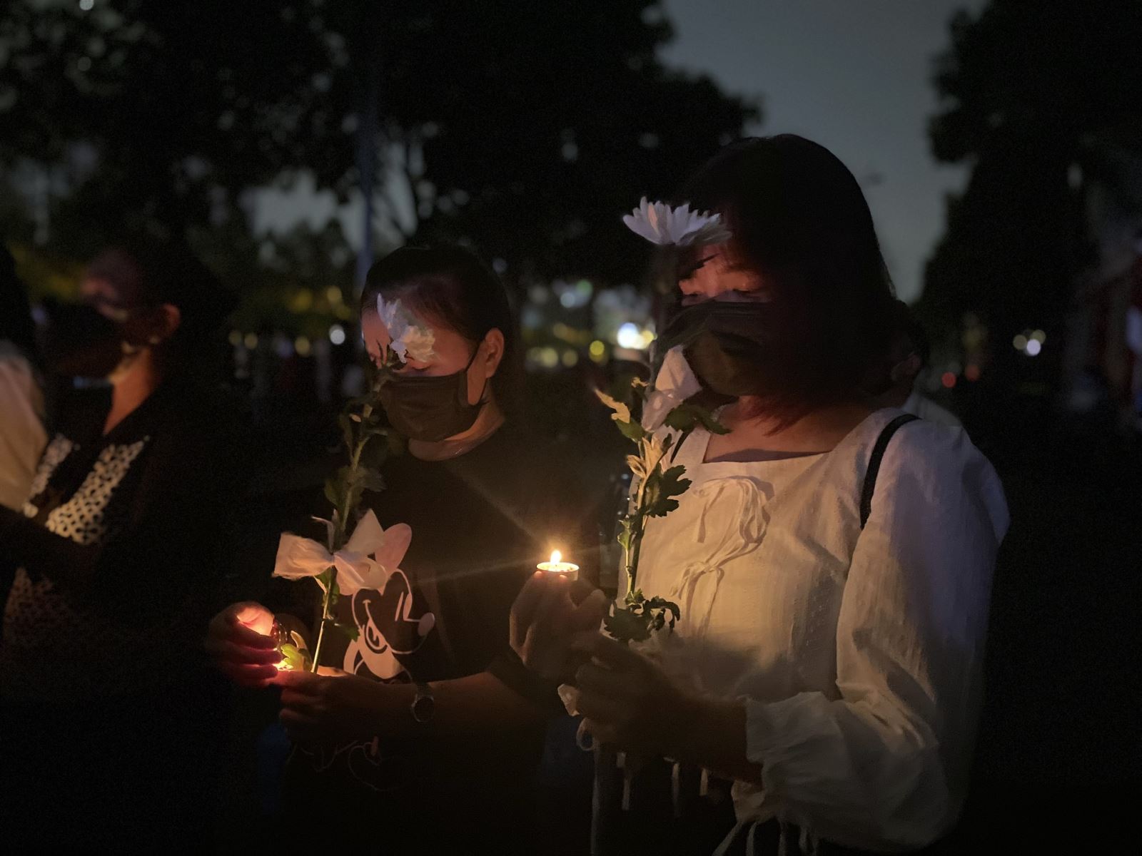 Ch&uacute; th&iacute;ch ảnh