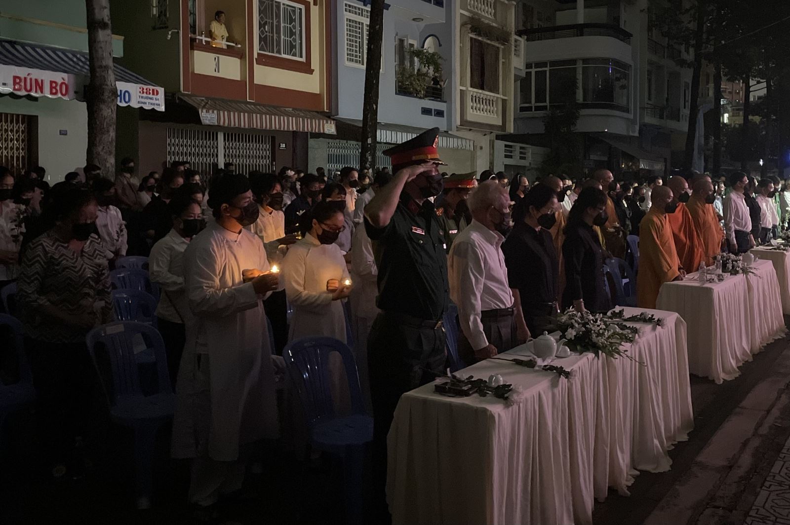 Ch&uacute; th&iacute;ch ảnh