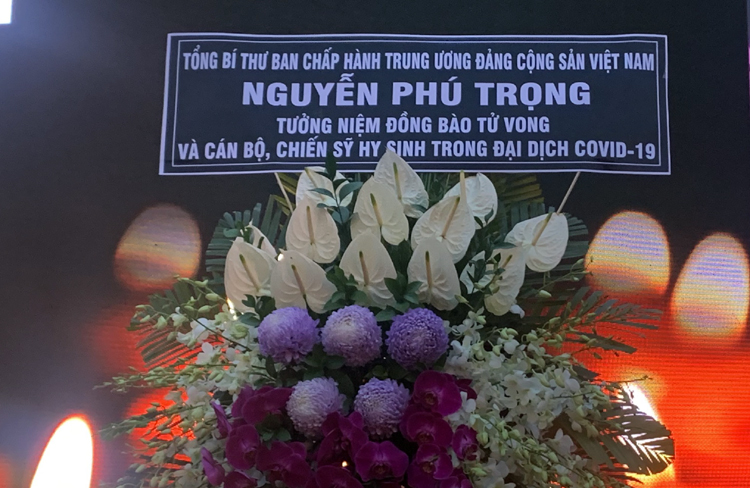 Ch&uacute; th&iacute;ch ảnh
