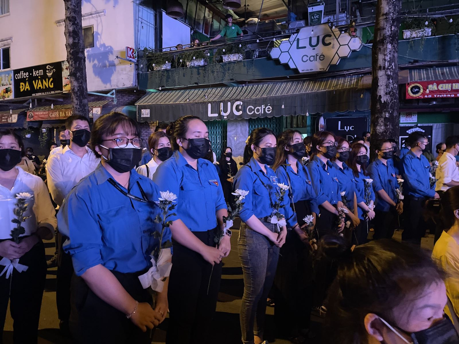 Ch&uacute; th&iacute;ch ảnh