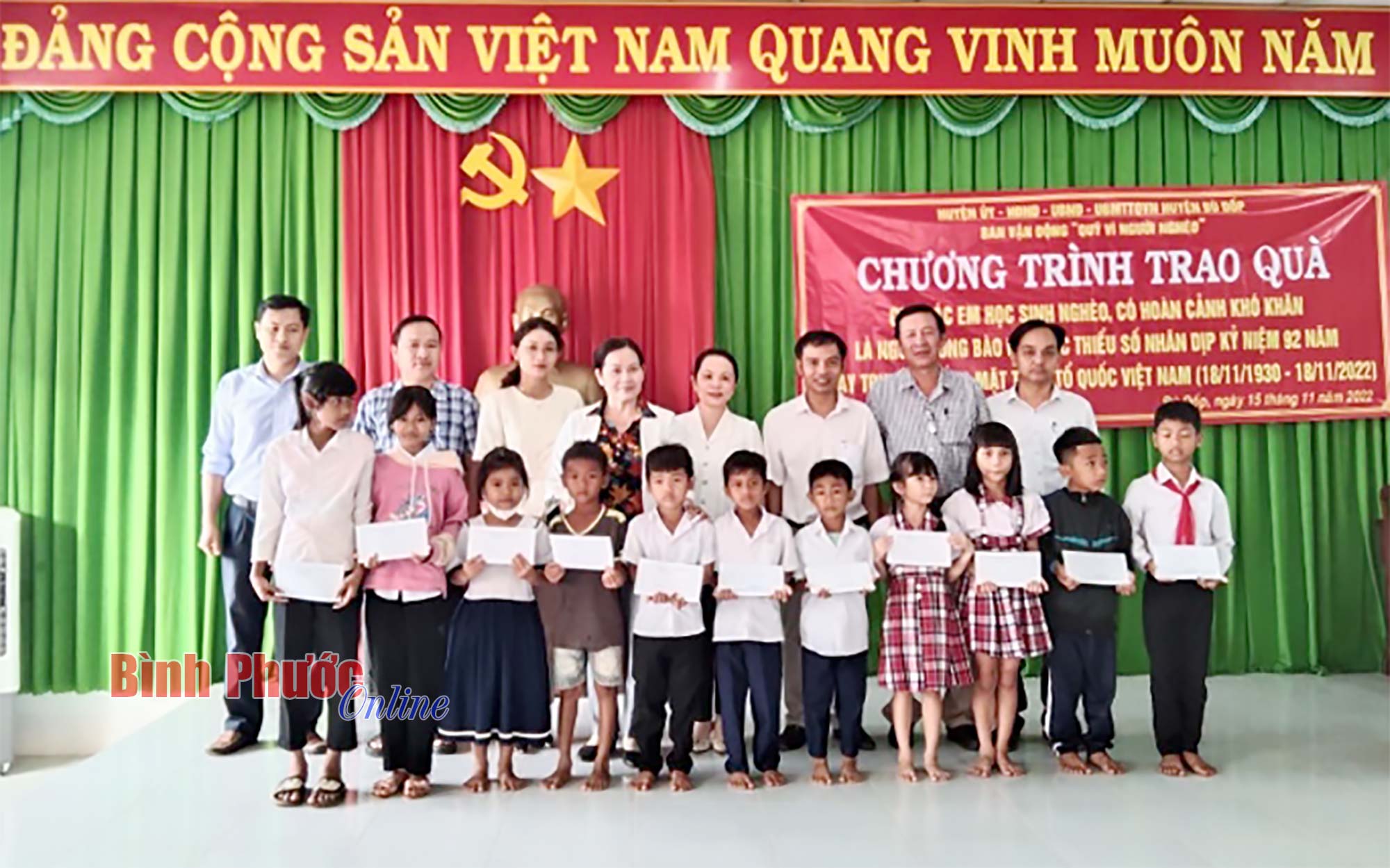 Quỹ “Vì người nghèo” huyện Bù Đốp tiếp sức học sinh DTTS