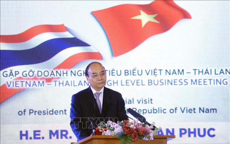 ประธานาธิบดี Nguyen Xuan Phuc พบปะกับบริษัททั่วไปของเวียดนามและไทย