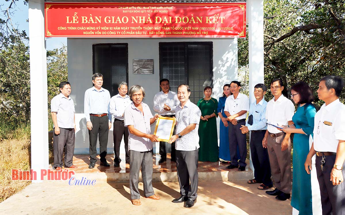 Bình Long: Bàn giao nhà đại đoàn kết cho hộ ông Nguyễn Văn Minh