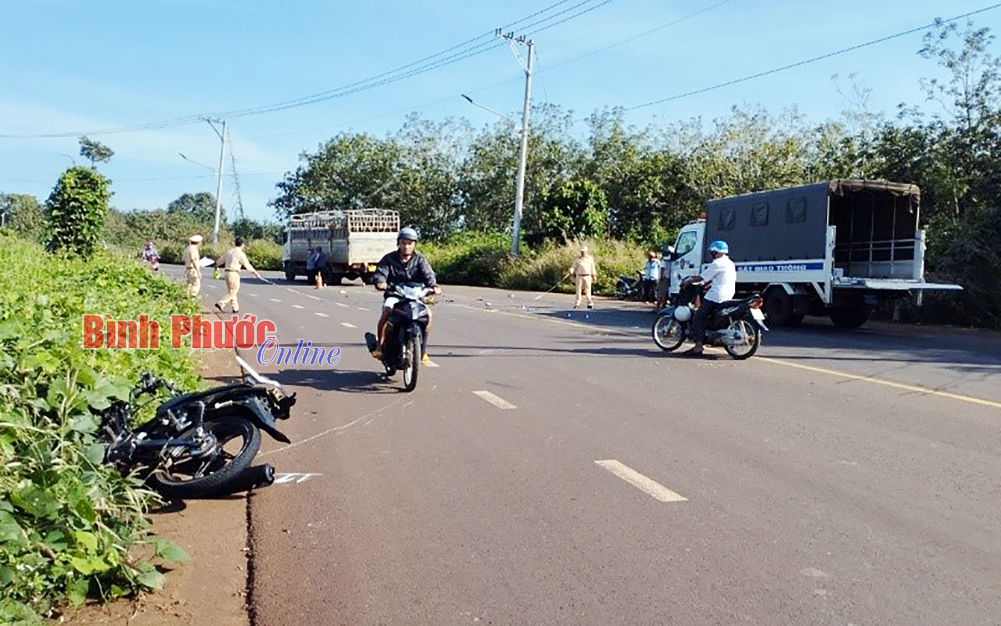 Bù Đốp: Tông vào xe tải, thiếu niên tử vong tại chỗ