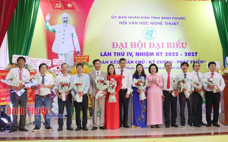 Văn Nghệ Sĩ Phải Thể Hiện Bản Lĩnh, Vai Trò Khi Tham Gia Không Gian Mạng Xã  Hội - Binh Phuoc, Tin Tuc Binh Phuoc, Tin Mới Tỉnh Bình Phước