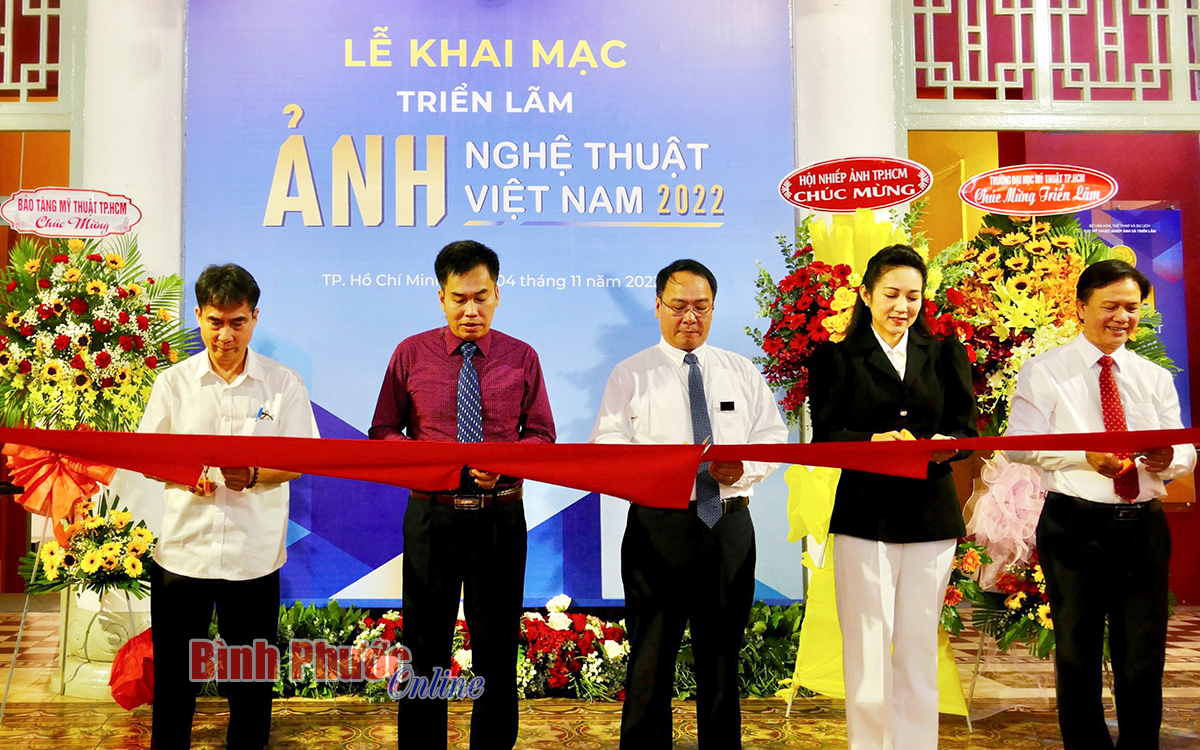 Ảnh bộ “khởi sắc” tại Triển lãm Ảnh nghệ thuật Việt Nam 2022 tại ...