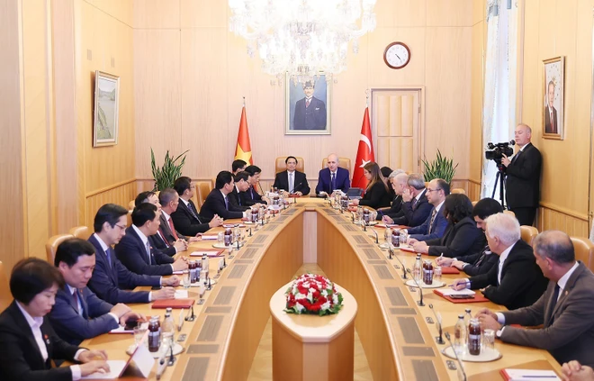 Thủ tướng Phạm Minh Chính hội kiến Chủ tịch Quốc hội Thổ Nhĩ Kỳ Numan Kurtulmus. (Ảnh: Dương Giang/TTXVN) ttxvn_thu_tuong_pham_minh_chinh_hoi_kien_chu_tich_quoc_hoi_tho_nhi_ky_3011_2.jpg