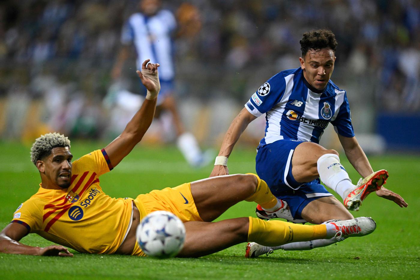 Barcelona và Porto quyết đấu tranh vé đi tiếp. (Nguồn: Getty Images) FC-Porto_Barcelona_10042023.jpg