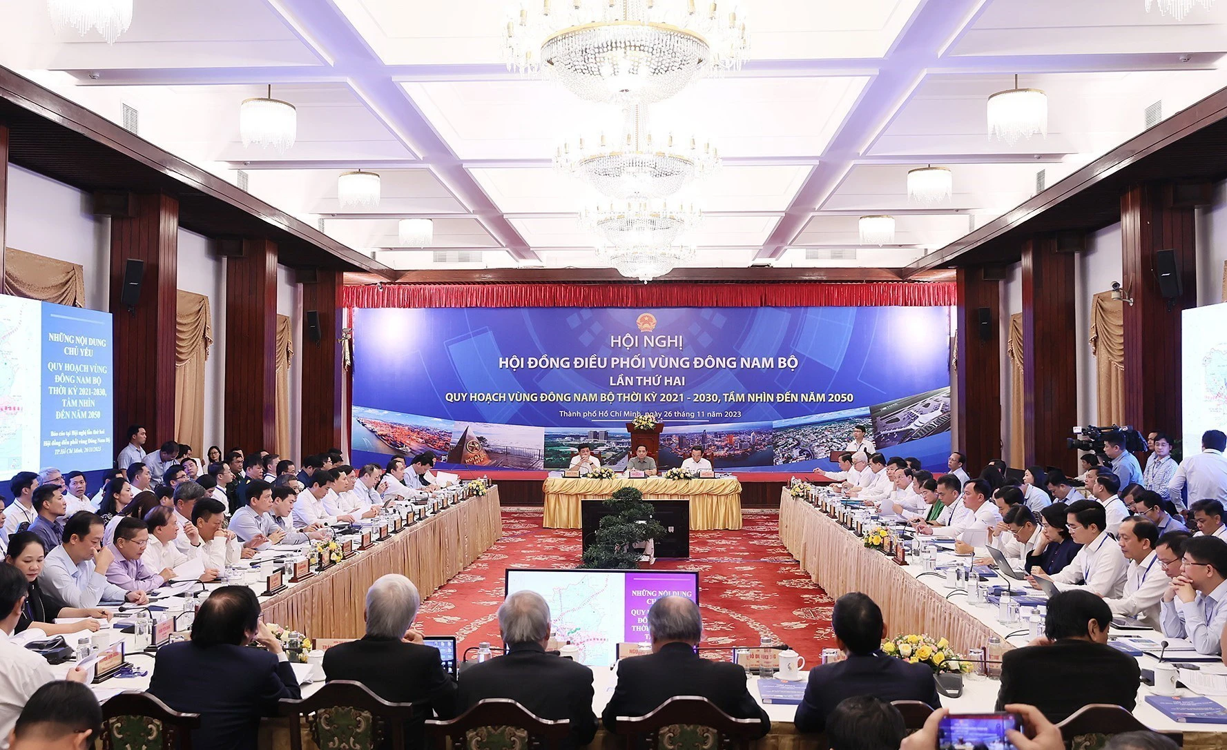 Hội nghị Hội đồng Điều phối Vùng Đông Nam Bộ lần thứ hai, chuyên đề Quy hoạch Vùng Đông Nam Bộ thời kỳ 2021-2030, tầm nhìn đến năm 2050. (Ảnh: Dương Giang/TTXVN) ttxvn_thu tuong_vung dong nam bo 2.jpg