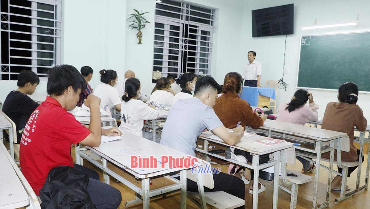 Lớp học đặc biệt nơi biên giới